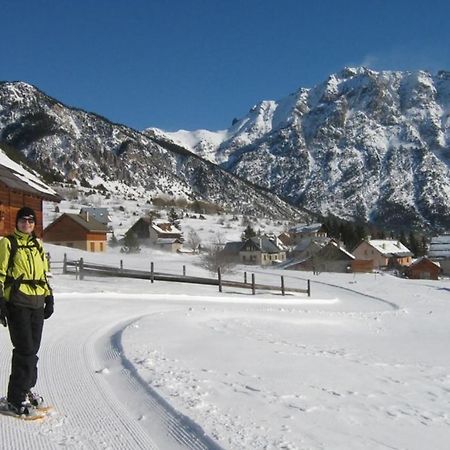 Le Barlet23 Pers Hameau Des Chazals Nevache Hautes Alpes Екстер'єр фото